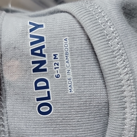 New Old Navy 6-12 Mth Jeans & Onesie Set - Picture 9 of 10